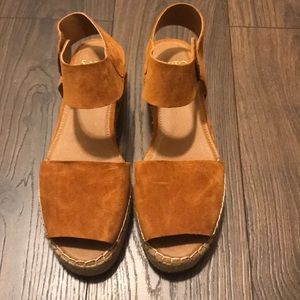 Beautiful, never worn Franco Sarto sandals